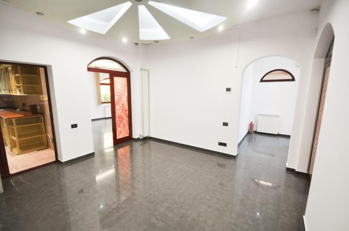 Rond Alba Iulia Bulevardul Unirii Spatiu birouri 3 camere In Vila