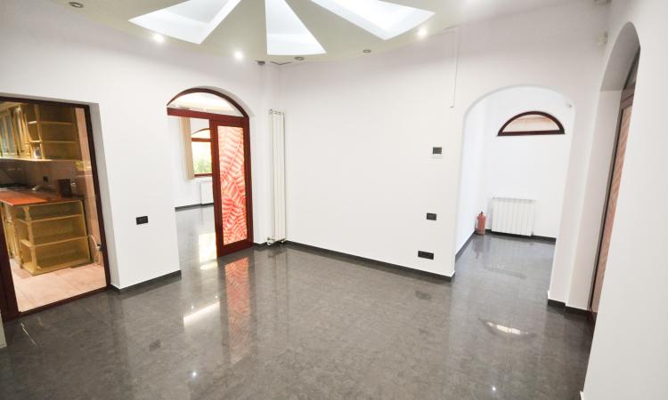 Rond Alba Iulia Bulevardul Unirii Spatiu birouri 3 camere In Vila