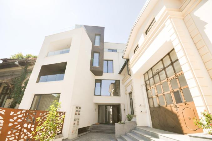 Piata Unirii Apartament de Lux 3 camere Terasa Centrala Bloc Nou