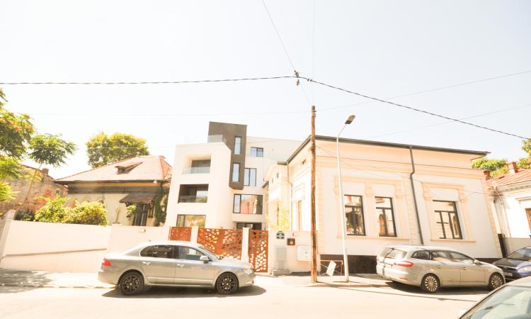 Piata Unirii Apartament de Lux 3 camere Terasa Centrala Bloc Nou