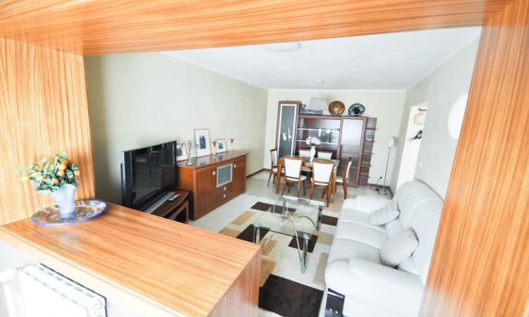 Bulevardul Unirii Rond Alba Iulia Apartament decom 3 camere 90mp