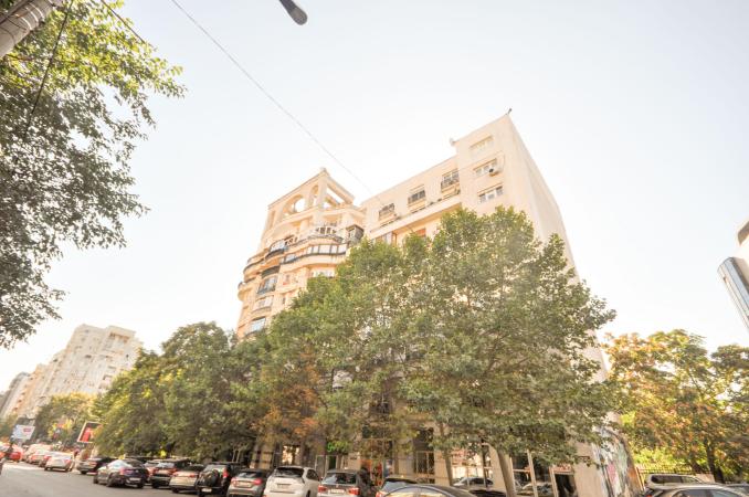 Bulevardul Unirii Rond Alba Iulia Apartament decom 3 camere 90mp