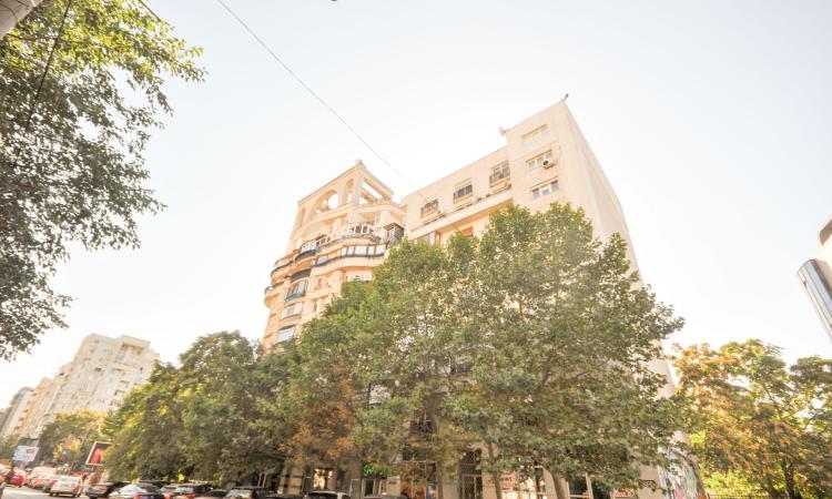 Bulevardul Unirii Rond Alba Iulia Apartament decom 3 camere 90mp