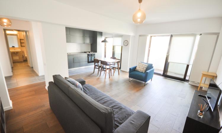 Piata Unirii metrou Apartament Decomandat 2 cam Centrala Balcon