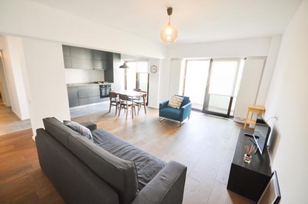 Piata Unirii metrou Apartament Decomandat 2 cam Centrala Balcon