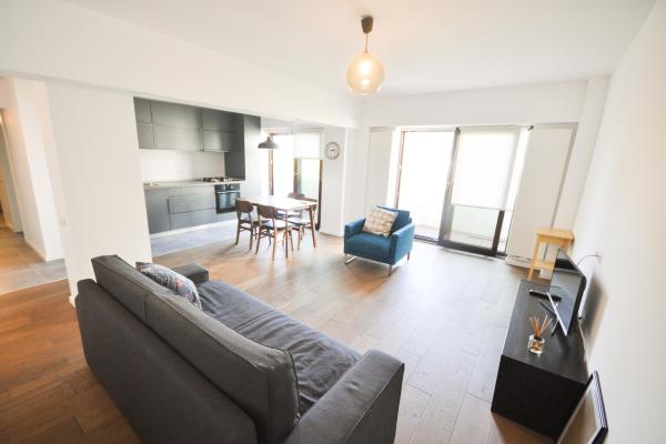 Piata Unirii metrou Apartament Decomandat 2 cam Centrala Balcon