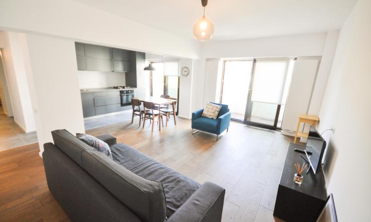 Piata Unirii metrou Apartament Decomandat 2 cam Centrala Balcon