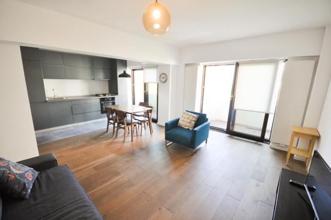 Piata Unirii metrou Apartament Decomandat 2 cam Centrala Balcon