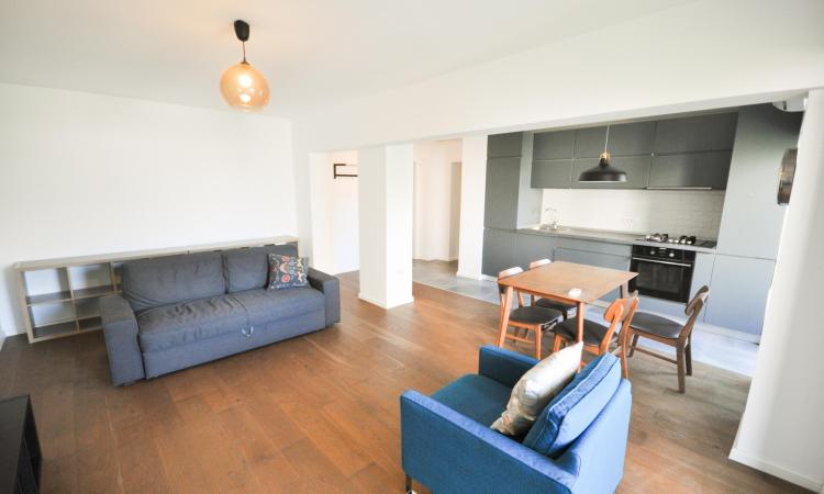 Piata Unirii metrou Apartament Decomandat 2 cam Centrala Balcon