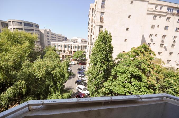 Piata Unirii metrou Apartament Decomandat 2 cam Centrala Balcon