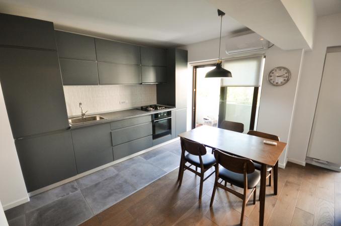 Piata Unirii metrou Apartament Decomandat 2 cam Centrala Balcon