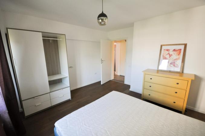 Piata Unirii metrou Apartament Decomandat 2 cam Centrala Balcon
