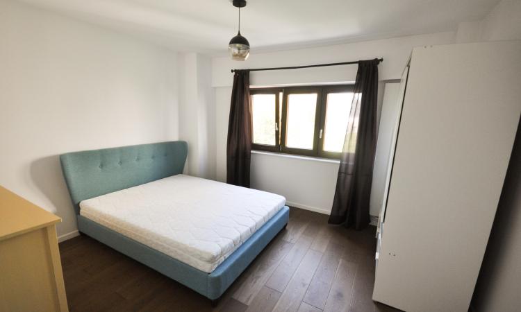Piata Unirii metrou Apartament Decomandat 2 cam Centrala Balcon