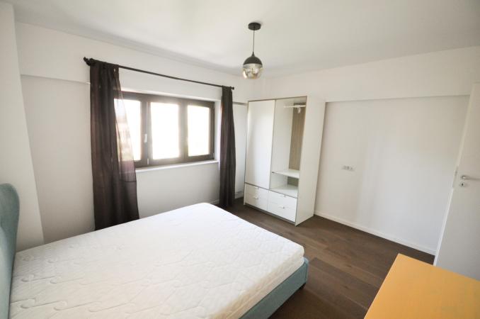 Piata Unirii metrou Apartament Decomandat 2 cam Centrala Balcon