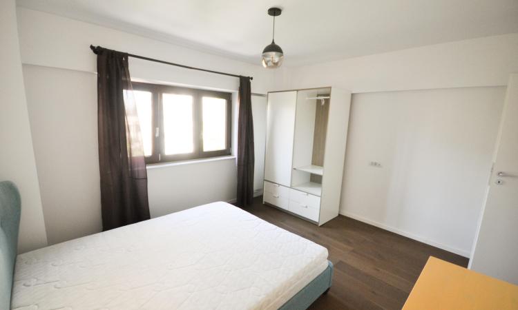 Piata Unirii metrou Apartament Decomandat 2 cam Centrala Balcon