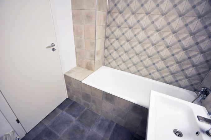 Piata Unirii metrou Apartament Decomandat 2 cam Centrala Balcon