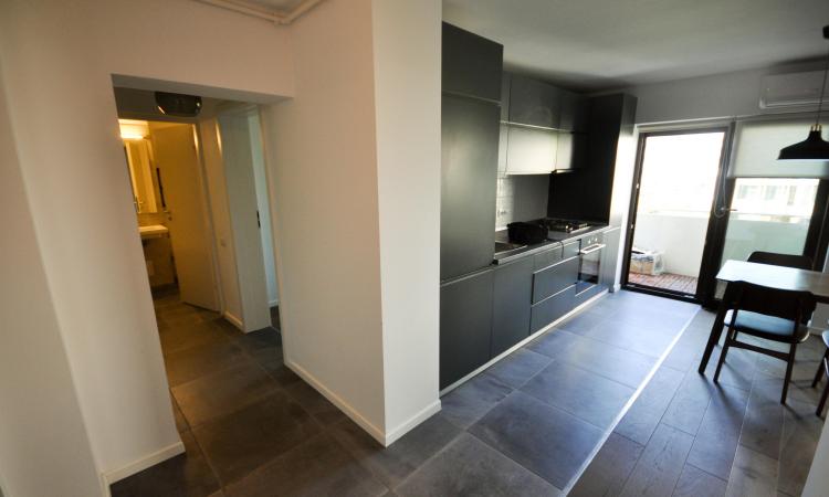 Piata Unirii metrou Apartament Decomandat 2 cam Centrala Balcon