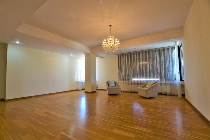2 camere LUX 120 mp-Dorobanti Capitale Belgrad-Imobil 2008