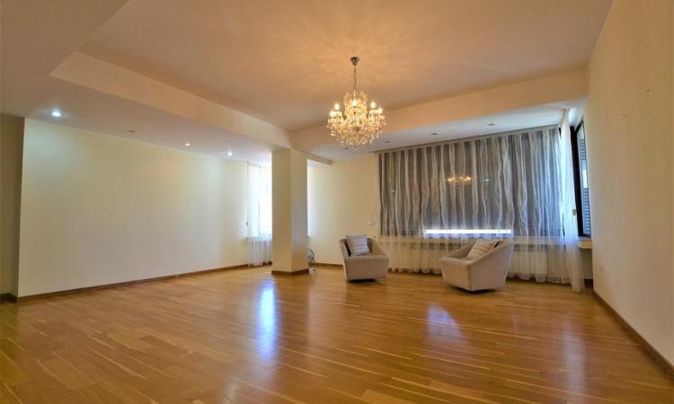 2 camere LUX 120 mp-Dorobanti Capitale Belgrad-Imobil 2008