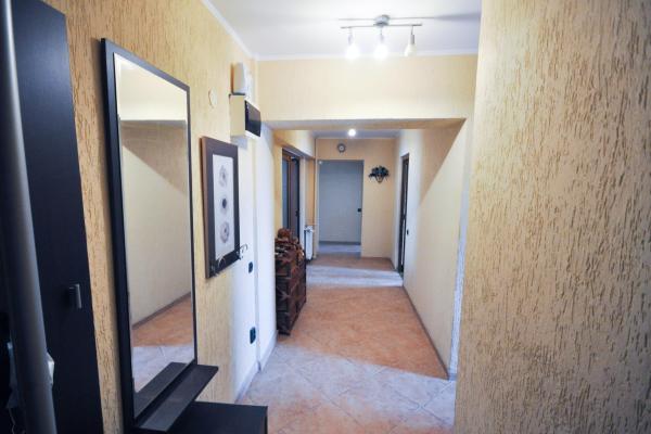 Bulevardul Decebal Alba Iulia Muncii Apartament decom 4 camere