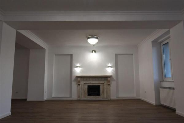 Apartament 4 Camere Universitate - Intercontinental