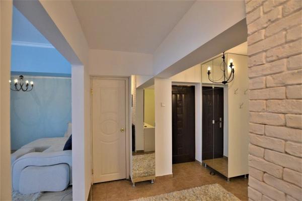 Apartament 3 camere deosebit - Romana -1982