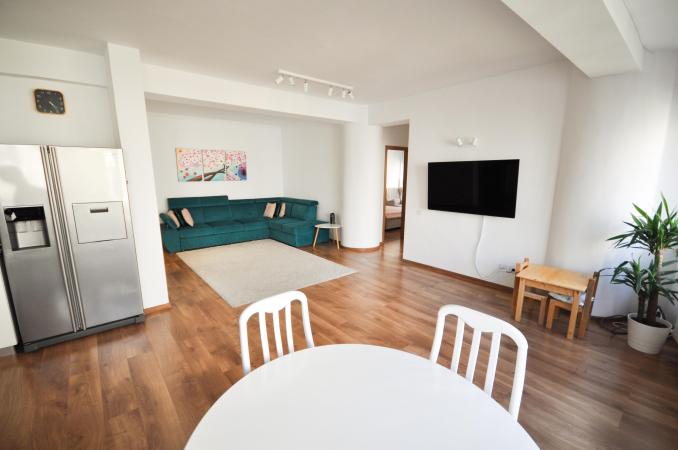 Piata Unirii metrou  Apartament 2 camere Bloc 2006