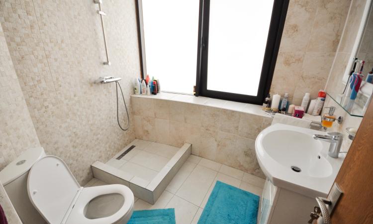 Piata Unirii metrou Apartament 2 camere Bloc 2006