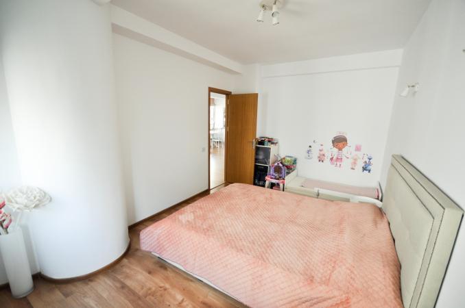 Piata Unirii metrou  Apartament 2 camere Bloc 2006