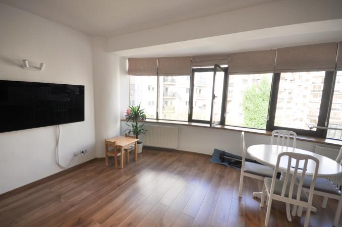 Piata Unirii metrou  Apartament 2 camere Bloc 2006