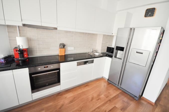 Piata Unirii metrou  Apartament 2 camere Bloc 2006
