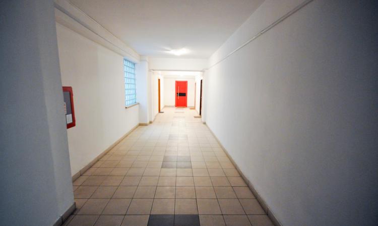 Piata Unirii metrou Apartament 2 camere Bloc 2006