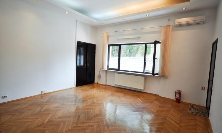 Unirii Tribunal Spatiu birouri in Vila Parter 3 camere