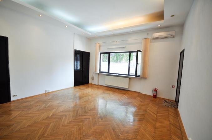 Unirii Tribunal Spatiu birouri in Vila Parter 3 camere