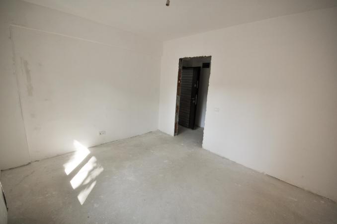 Calea Calarasilor Delea Muncii Apart 3 camere Curte 100mp Comision 0