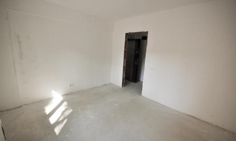 Calea Calarasilor Delea Muncii Apart 3 camere Curte 100mp Comision 0