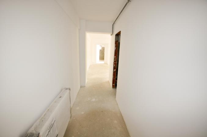Calea Calarasilor Delea Muncii Apart 3 camere Curte 100mp Comision 0