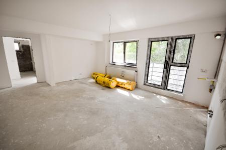 Calea Calarasilor Delea Muncii Apart 3 camere Curte 100mp Comision 0