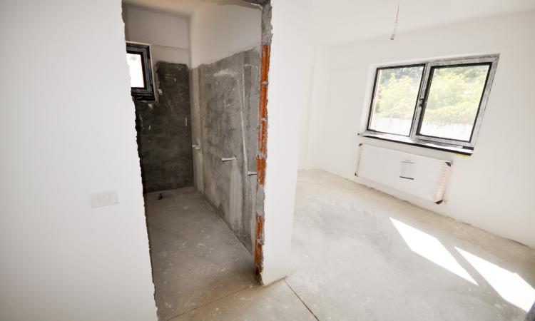 Calea Calarasilor Delea Muncii Apart 3 camere Curte 100mp Comision 0
