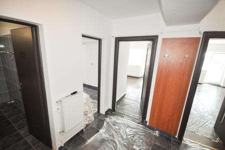 Bulevardul Unirii Rond Alba Iulia Spatiu birouri 5 camere Decomandat