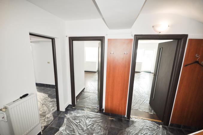 Bulevardul Unirii Rond Alba Iulia Spatiu birouri 5 camere Decomandat
