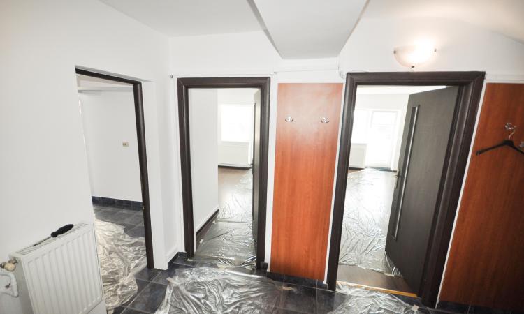 Bulevardul Unirii Rond Alba Iulia Spatiu birouri 5 camere Decomandat
