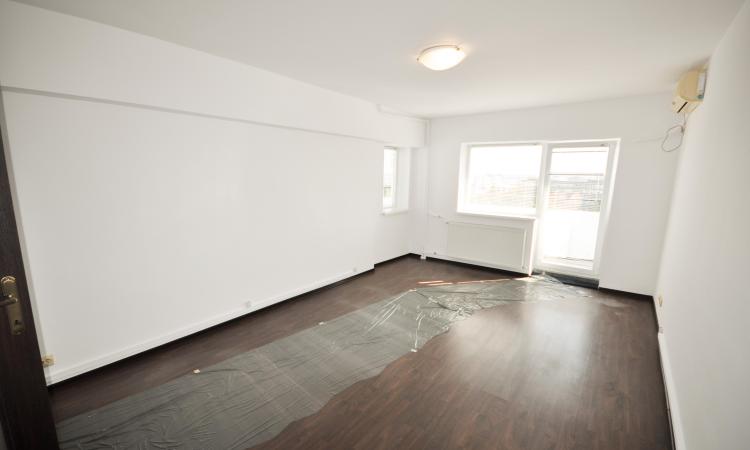 Bulevardul Unirii Rond Alba Iulia Spatiu birouri 5 camere Decomandat