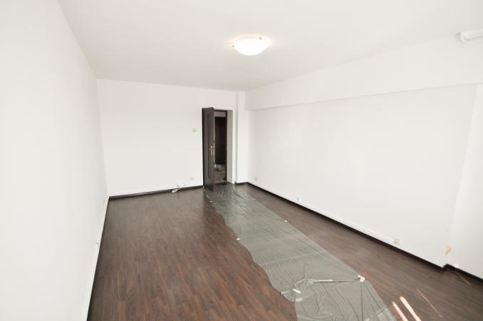 Bulevardul Unirii Rond Alba Iulia Spatiu birouri 5 camere Decomandat