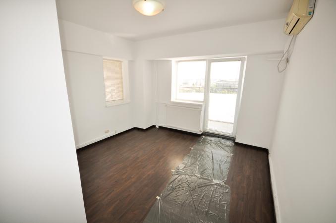 Bulevardul Unirii Rond Alba Iulia Spatiu birouri 5 camere Decomandat