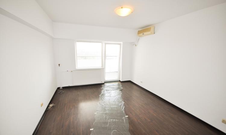Bulevardul Unirii Rond Alba Iulia Spatiu birouri 5 camere Decomandat