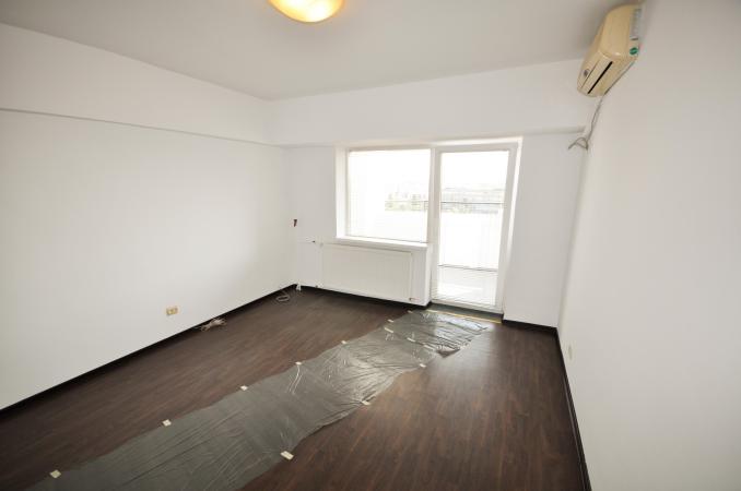 Bulevardul Unirii Rond Alba Iulia Spatiu birouri 5 camere Decomandat