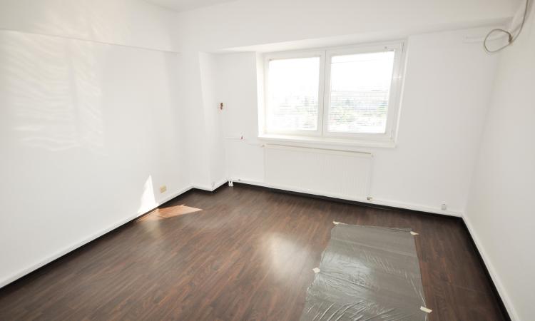 Bulevardul Unirii Rond Alba Iulia Spatiu birouri 5 camere Decomandat