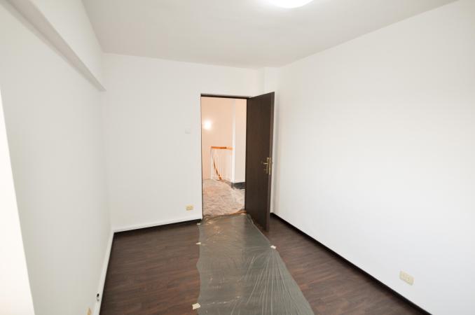Bulevardul Unirii Rond Alba Iulia Spatiu birouri 5 camere Decomandat