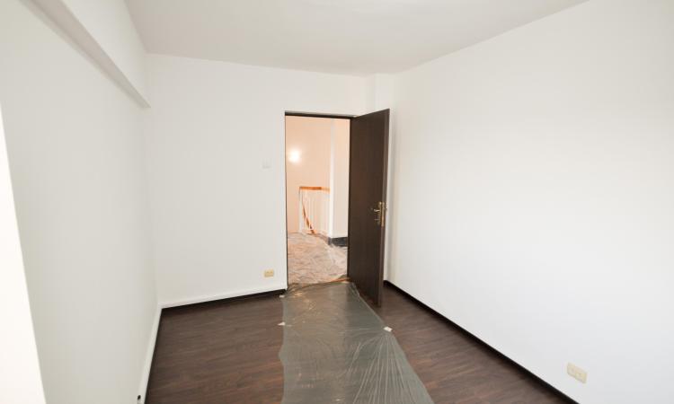 Bulevardul Unirii Rond Alba Iulia Spatiu birouri 5 camere Decomandat